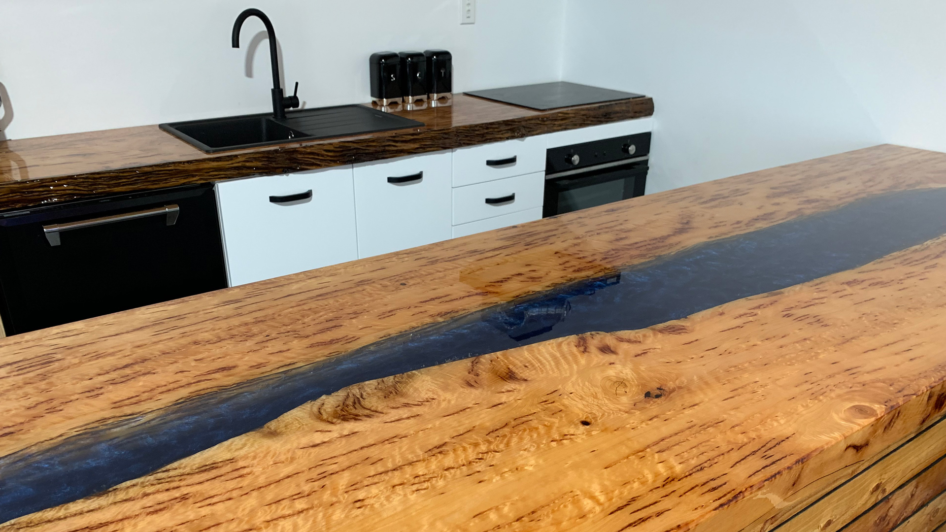 Mac bench 2831 resized